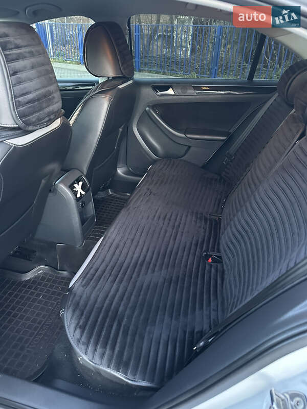 Седан Volkswagen Jetta 2016 в Запоріжжі фото 21 Седан Volkswagen Jetta 2016 в Запоріжжі