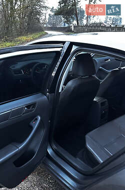 Седан Volkswagen Jetta 2011 в Черкассах