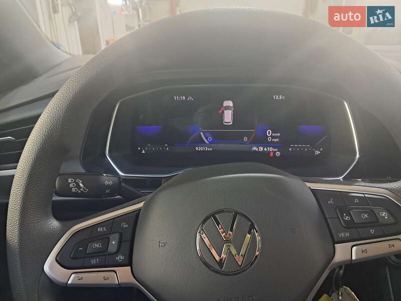 Седан Volkswagen Jetta 2023 в Львове