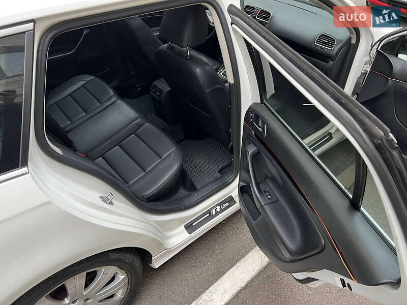 Універсал Volkswagen Jetta 2010 в Бучі