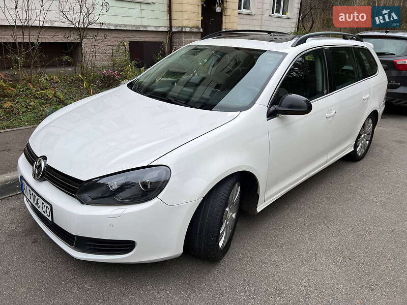 Універсал Volkswagen Jetta 2010 в Бучі