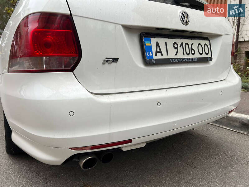 Універсал Volkswagen Jetta 2010 в Бучі