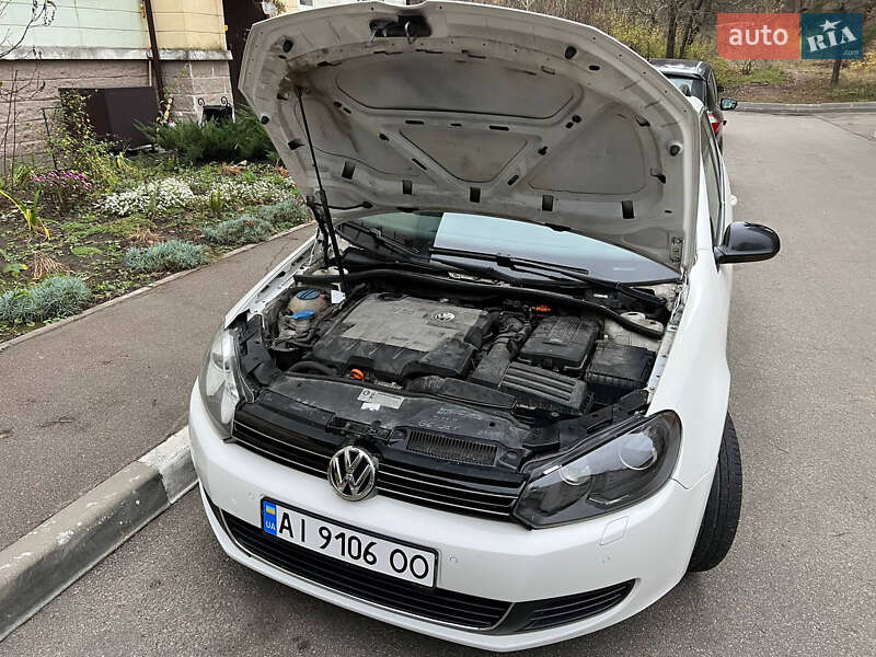 Універсал Volkswagen Jetta 2010 в Бучі