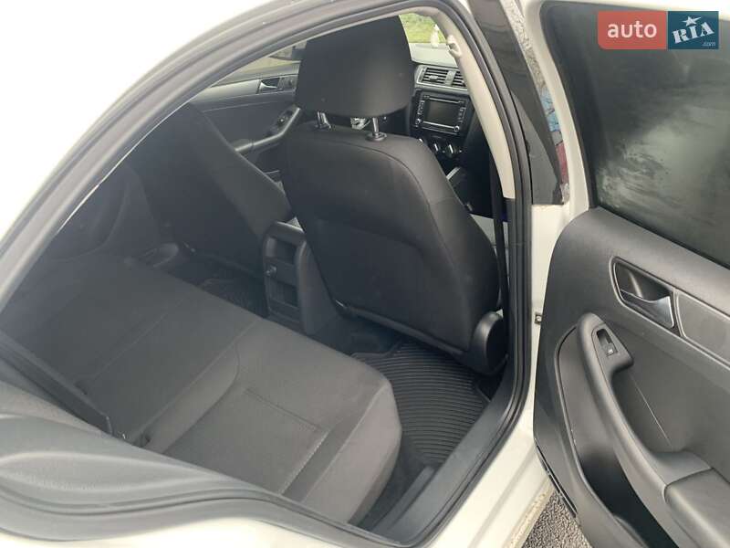 Седан Volkswagen Jetta 2015 в Виннице