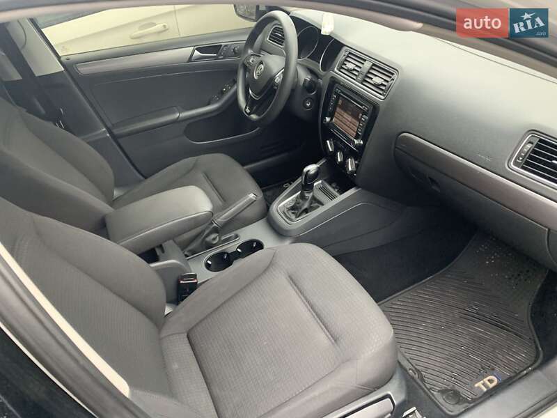 Седан Volkswagen Jetta 2015 в Виннице