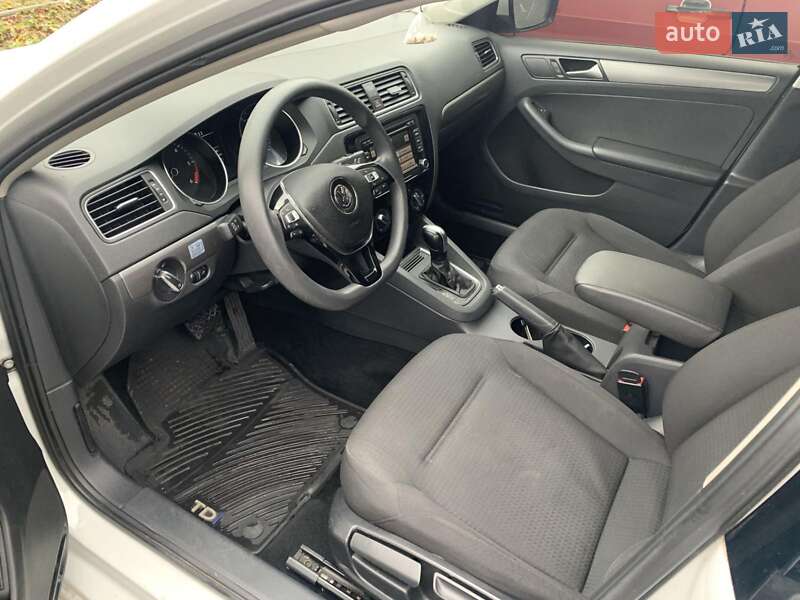 Седан Volkswagen Jetta 2015 в Виннице