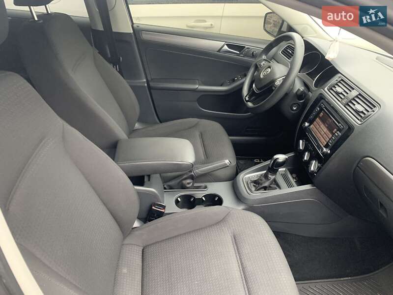 Седан Volkswagen Jetta 2015 в Виннице