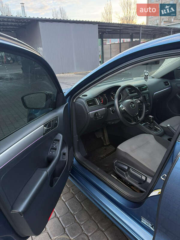 Седан Volkswagen Jetta 2017 в Запорожье