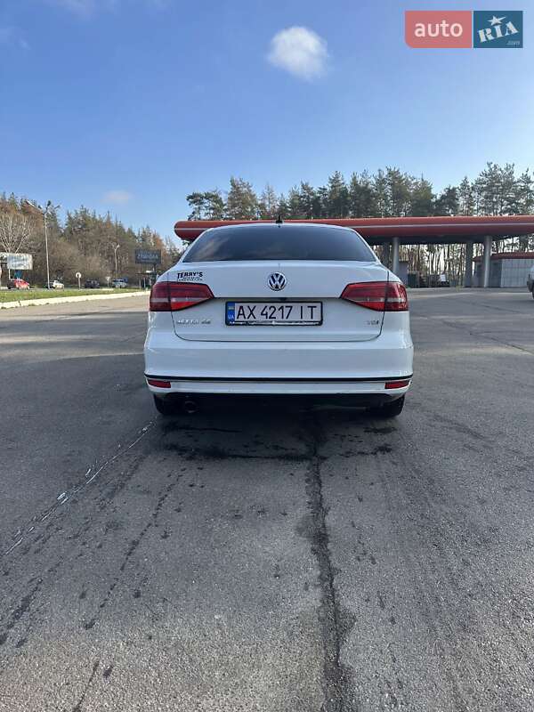 Седан Volkswagen Jetta 2015 в Харькове