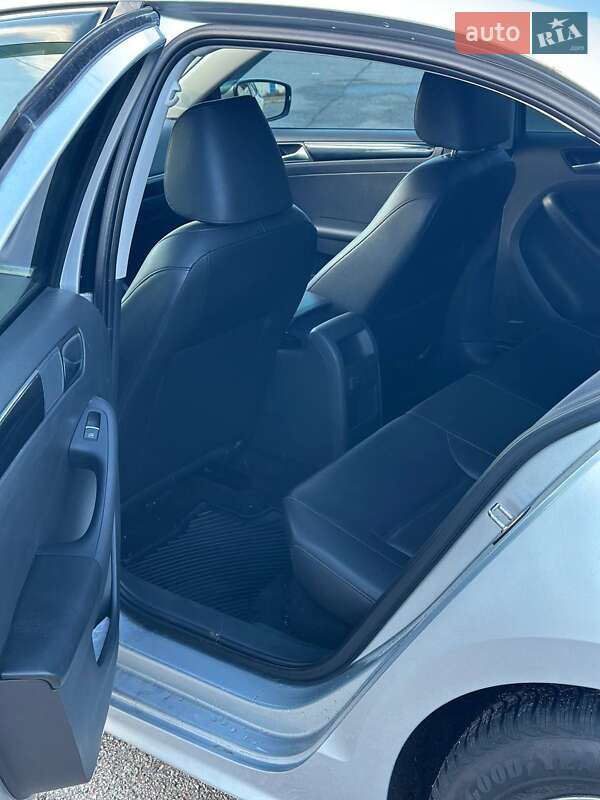 Седан Volkswagen Jetta 2016 в Остер