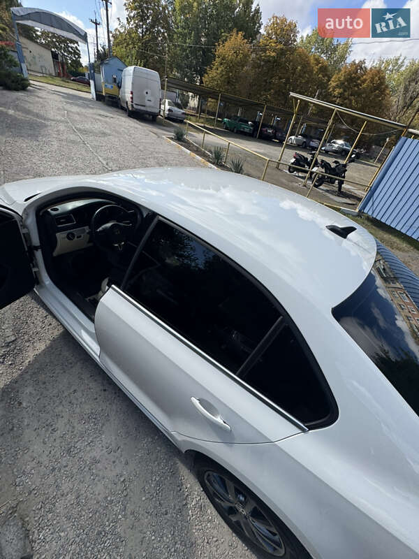 Седан Volkswagen Jetta 2013 в Нікополі