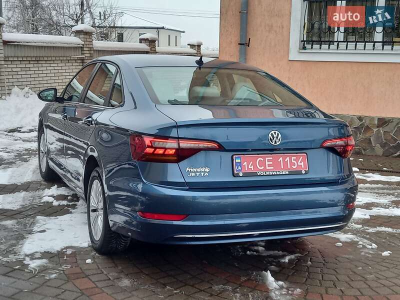 Седан Volkswagen Jetta 2019 в Львове