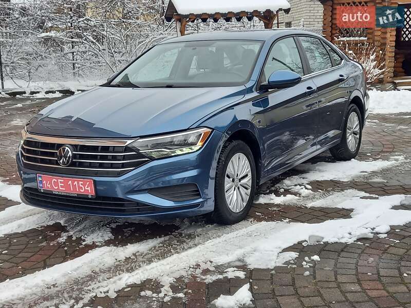 Седан Volkswagen Jetta 2019 в Львове