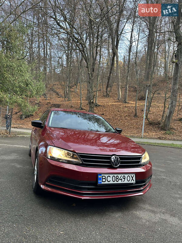 Седан Volkswagen Jetta 2015 в Львове