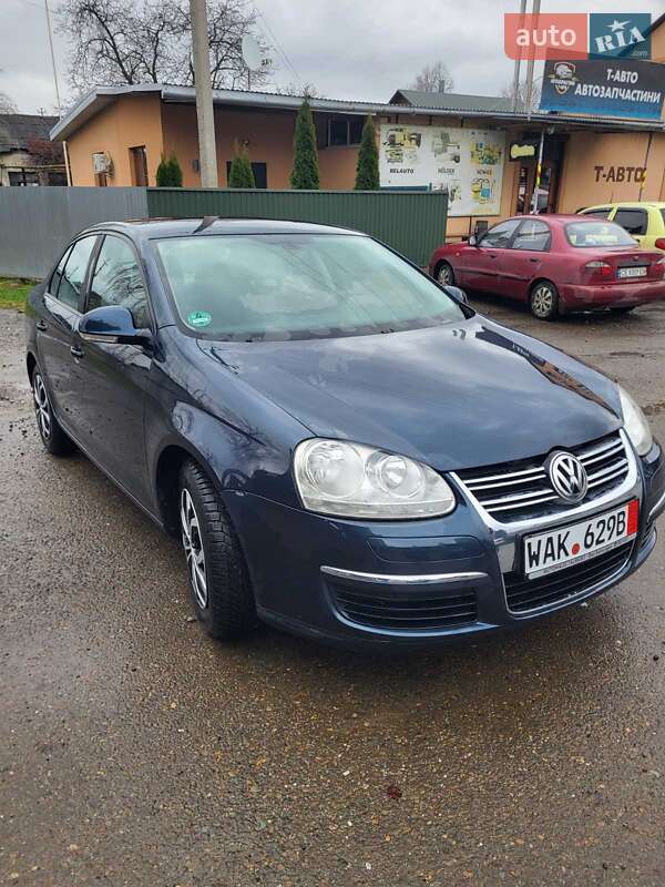 Седан Volkswagen Jetta 2006 в Косові