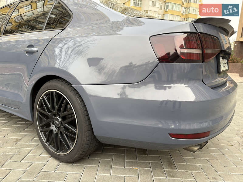 Седан Volkswagen Jetta 2015 в Одессе