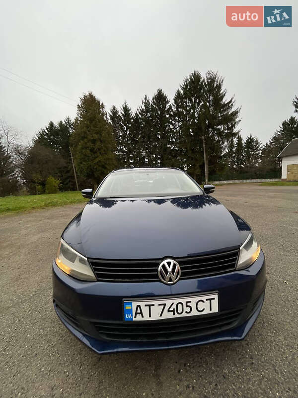 Седан Volkswagen Jetta 2014 в Івано-Франківську