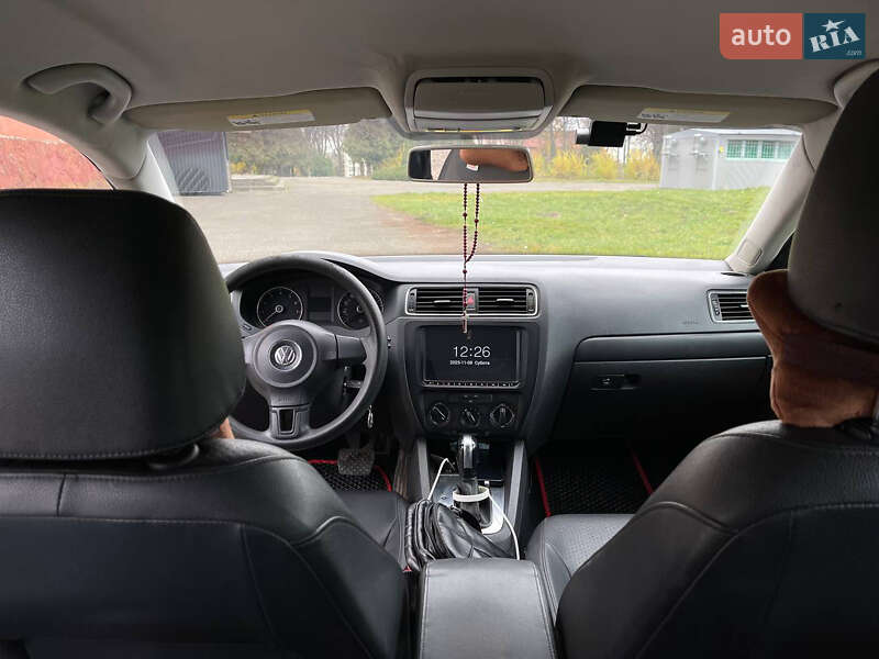 Седан Volkswagen Jetta 2014 в Івано-Франківську