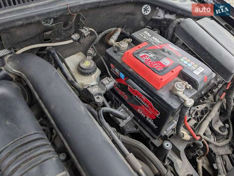 Седан Volkswagen Jetta 2016 в Львові