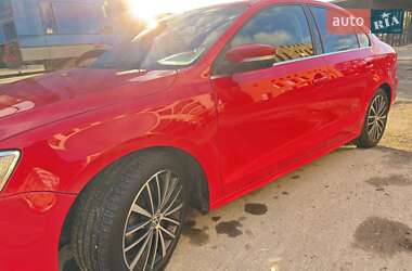 Седан Volkswagen Jetta 2014 в Львові