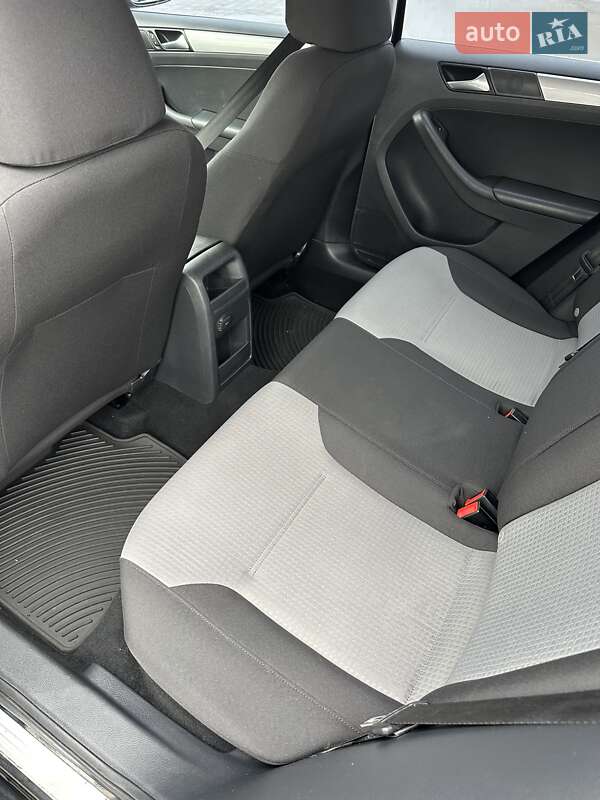 Седан Volkswagen Jetta 2016 в Рівному