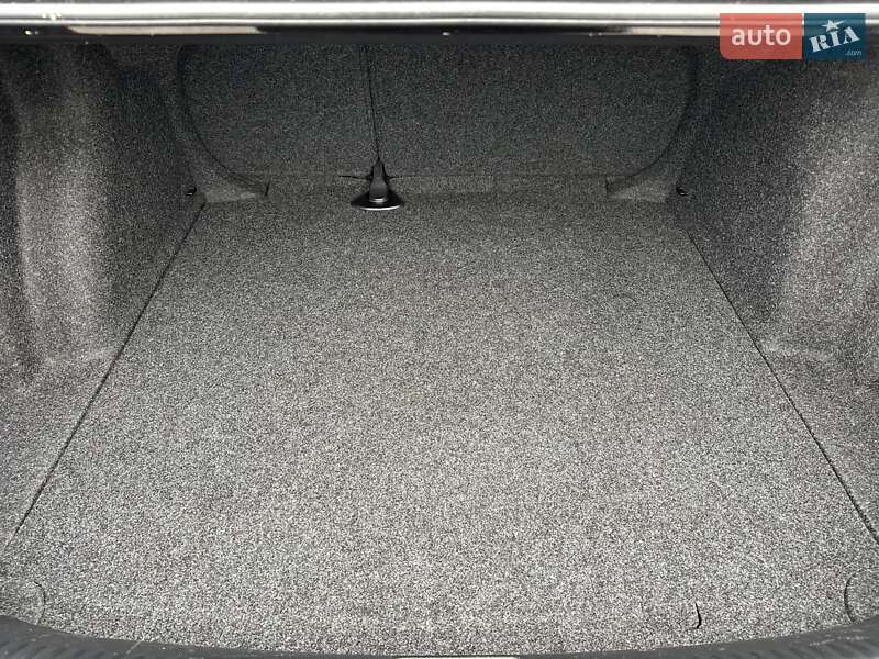 Седан Volkswagen Jetta 2016 в Рівному