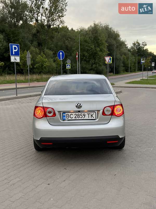 Седан Volkswagen Jetta 2008 в Ивано-Франковске