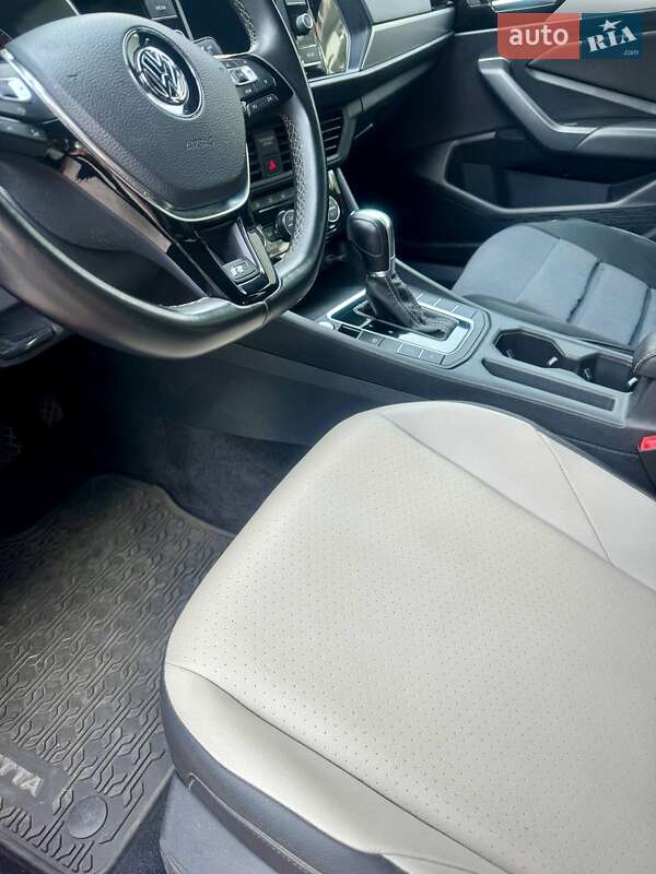 Седан Volkswagen Jetta 2019 в Сумах