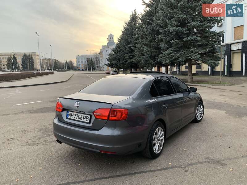 Седан Volkswagen Jetta 2013 в Краматорську