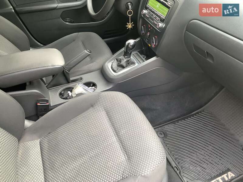 Седан Volkswagen Jetta 2013 в Краматорську