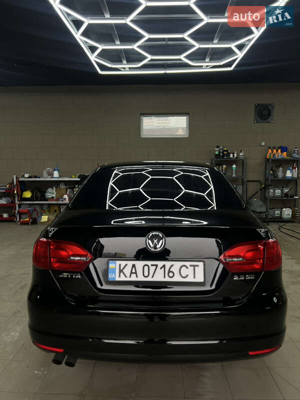 Седан Volkswagen Jetta 2011 в Кропивницькому