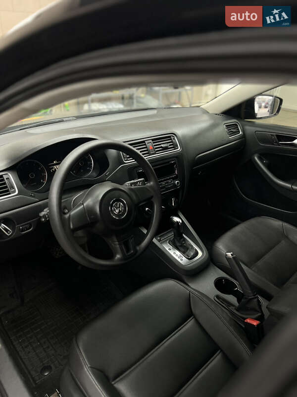 Седан Volkswagen Jetta 2011 в Кропивницькому