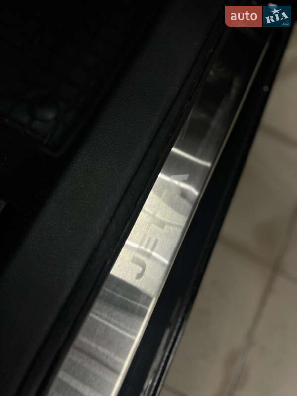 Седан Volkswagen Jetta 2011 в Кропивницькому