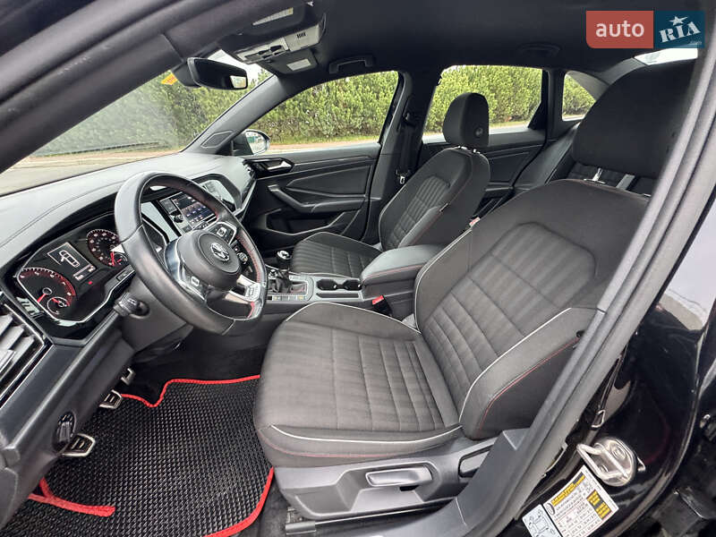 Седан Volkswagen Jetta 2018 в Киеве