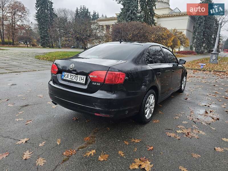 Седан Volkswagen Jetta 2013 в Києві