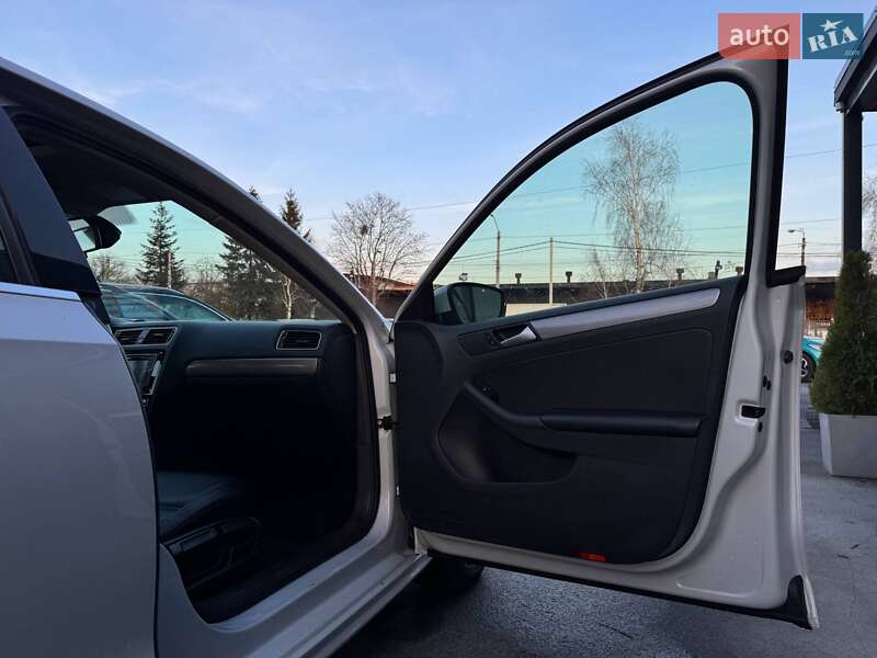 Седан Volkswagen Jetta 2017 в Ровно фото 65 Седан Volkswagen Jetta 2017 в Ровно