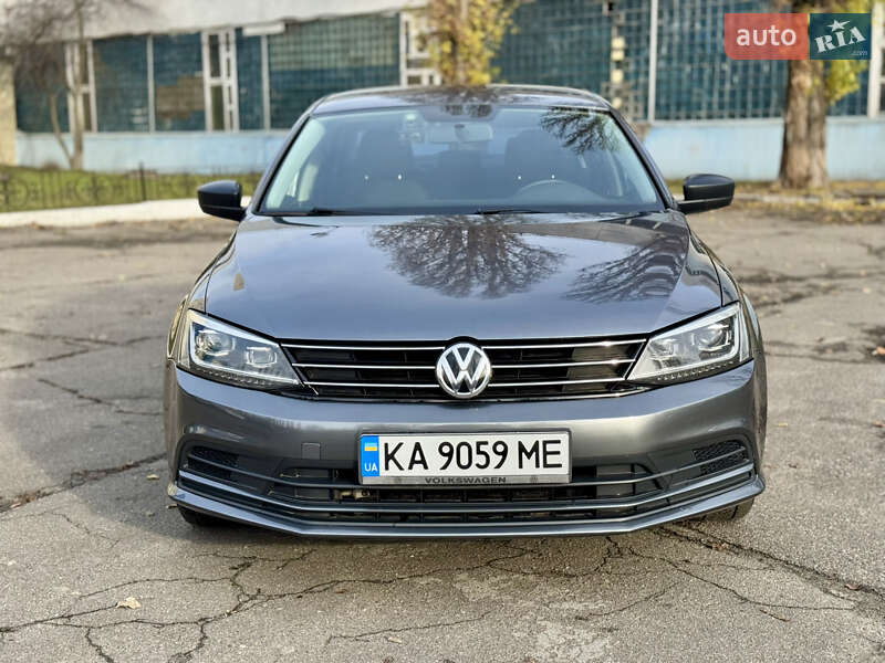 Седан Volkswagen Jetta 2016 в Киеве