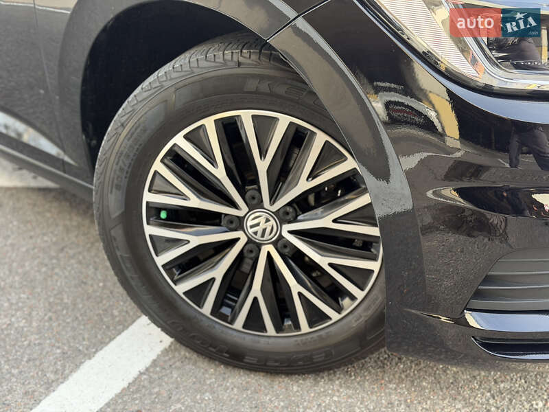 Седан Volkswagen Jetta 2021 в Києві