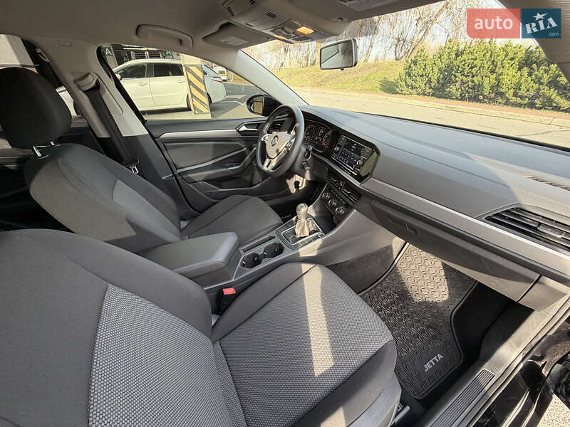 Седан Volkswagen Jetta 2021 в Києві