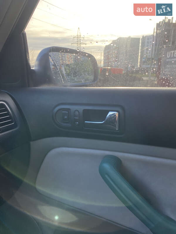 Седан Volkswagen Jetta 2003 в Чернігові