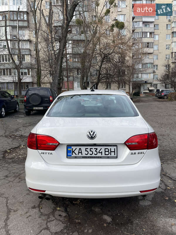 Седан Volkswagen Jetta 2012 в Києві
