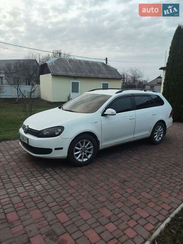 Універсал Volkswagen Jetta 2012 в Нових Санжарах