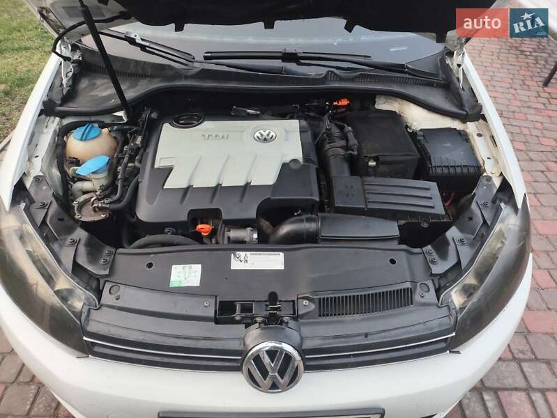 Універсал Volkswagen Jetta 2012 в Нових Санжарах