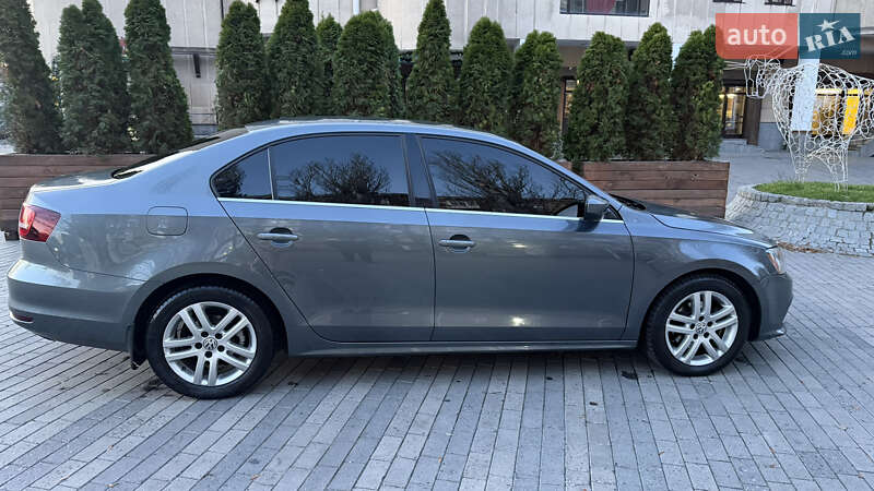 Седан Volkswagen Jetta 2017 в Дніпрі