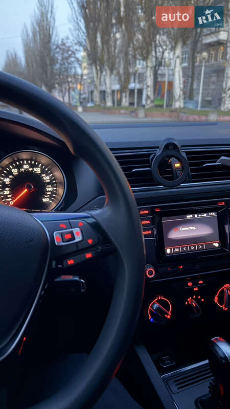 Седан Volkswagen Jetta 2017 в Дніпрі