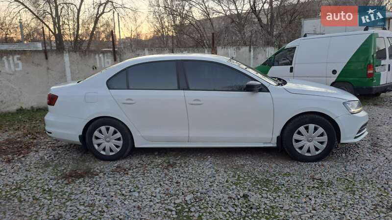 Седан Volkswagen Jetta 2016 в Запоріжжі