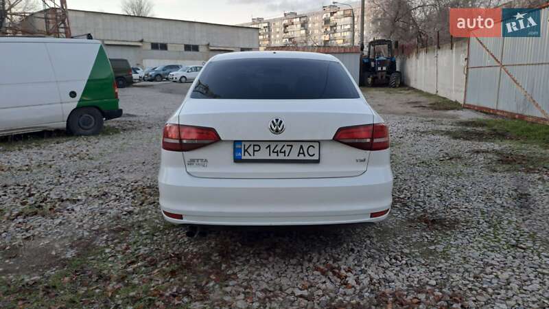 Седан Volkswagen Jetta 2016 в Запоріжжі
