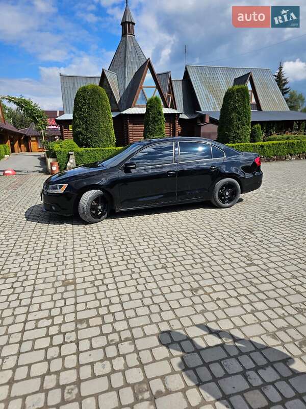 Седан Volkswagen Jetta 2012 в Борщеві