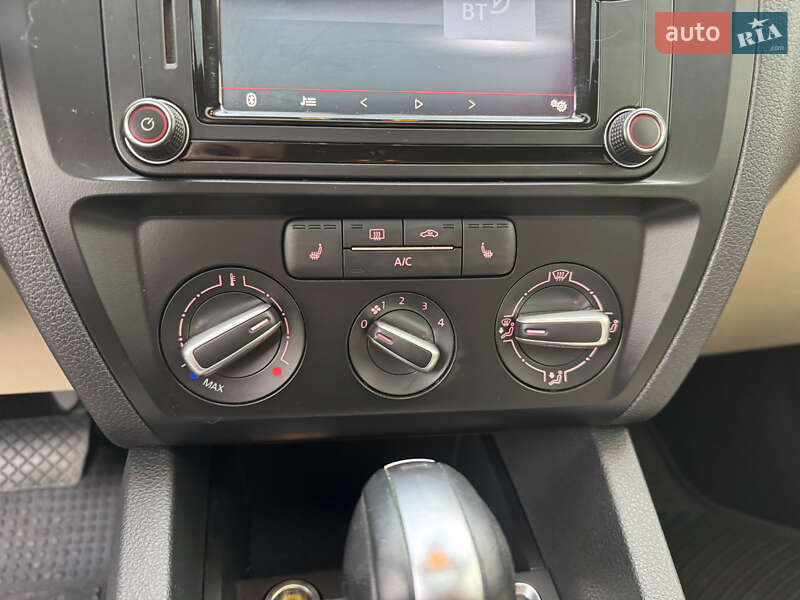 Седан Volkswagen Jetta 2016 в Сумах