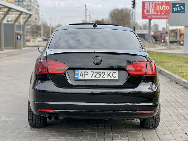 Седан Volkswagen Jetta 2012 в Днепре
